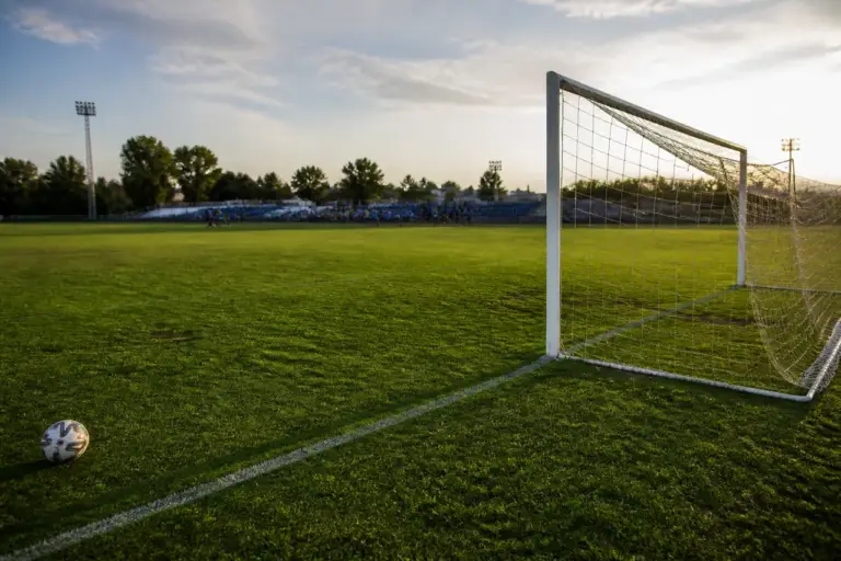 Lotus Băile Felix urcă pe primul loc în Liga 3. Crișul pierde dramatic la Sighet