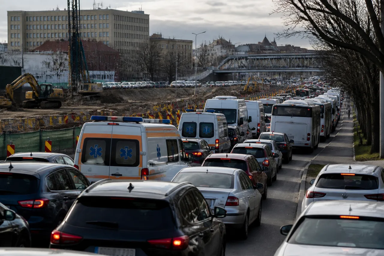 Trafic blocat în Oradea după începerea școlii: ambulanțe și autobuze prinse în coloane